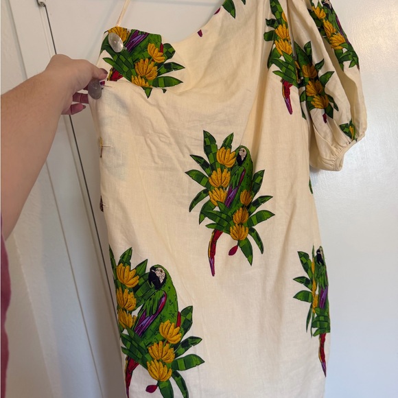 FARM Rio Dresses & Skirts - FARM Rio Vibrant Parrot Print Dress